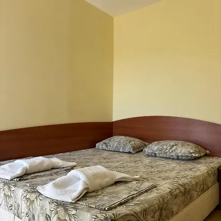 Hotel семеен сами *