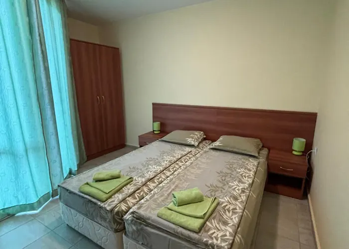 семеен сами מלון קרנבו