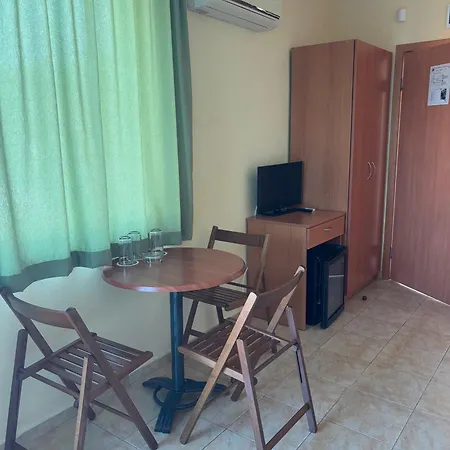 Hotel семеен сами *