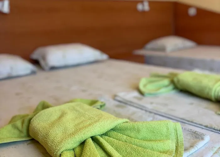 Otel семеен сами *